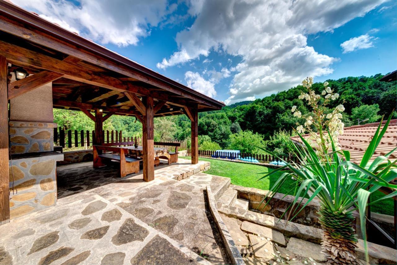 House Maya Трявна Экстерьер фото