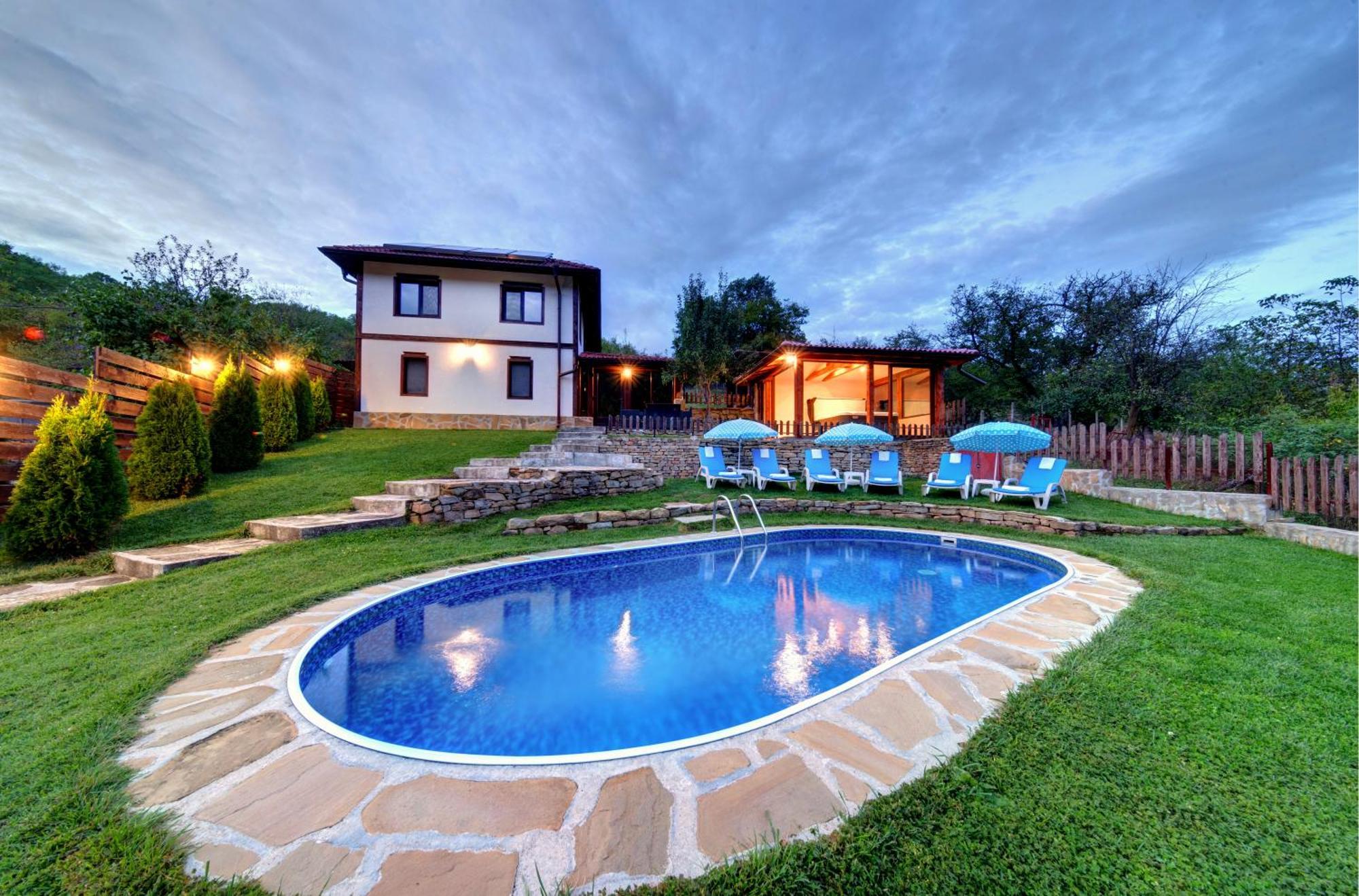 House Maya Трявна Экстерьер фото