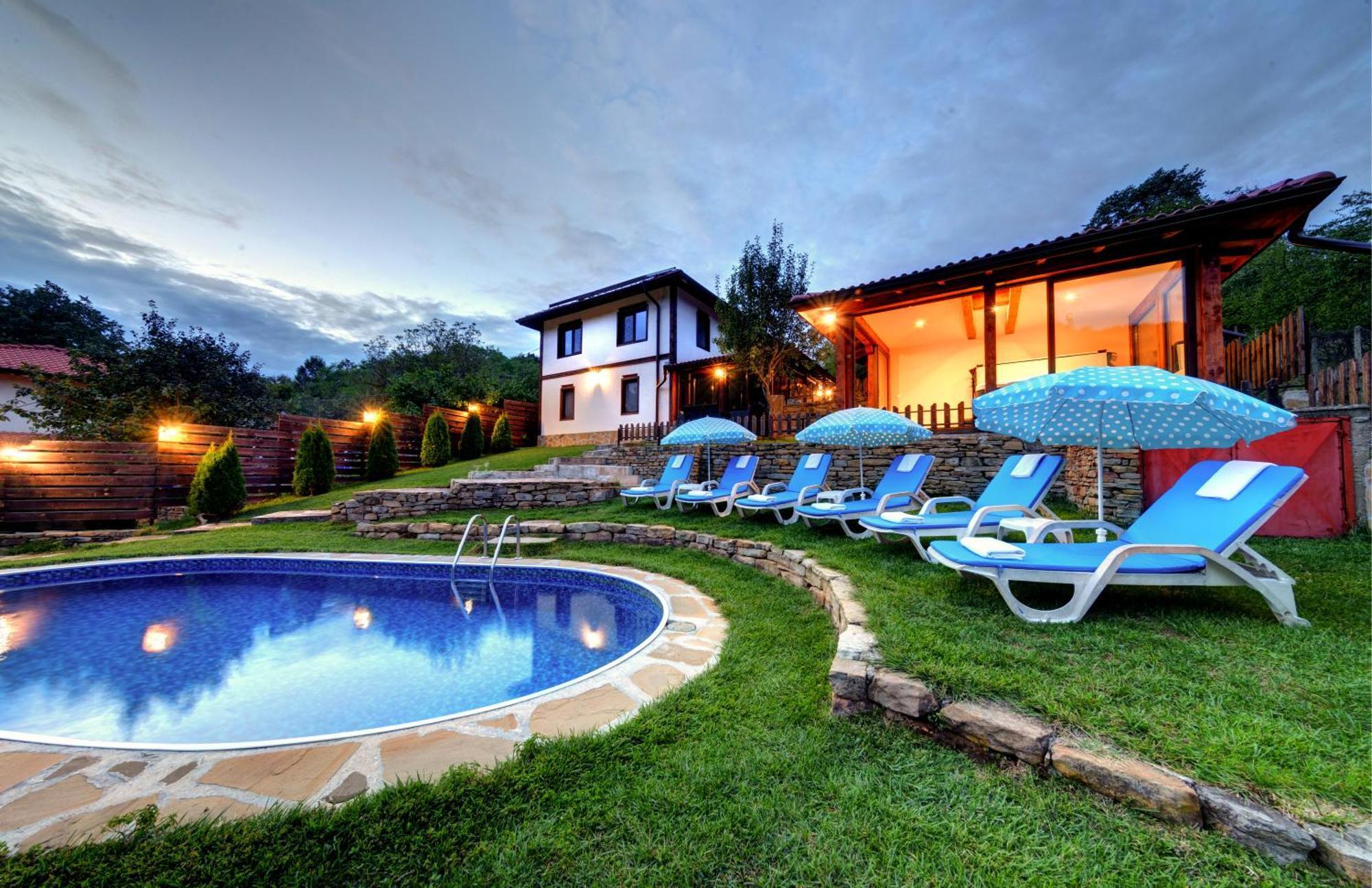 House Maya Трявна Экстерьер фото