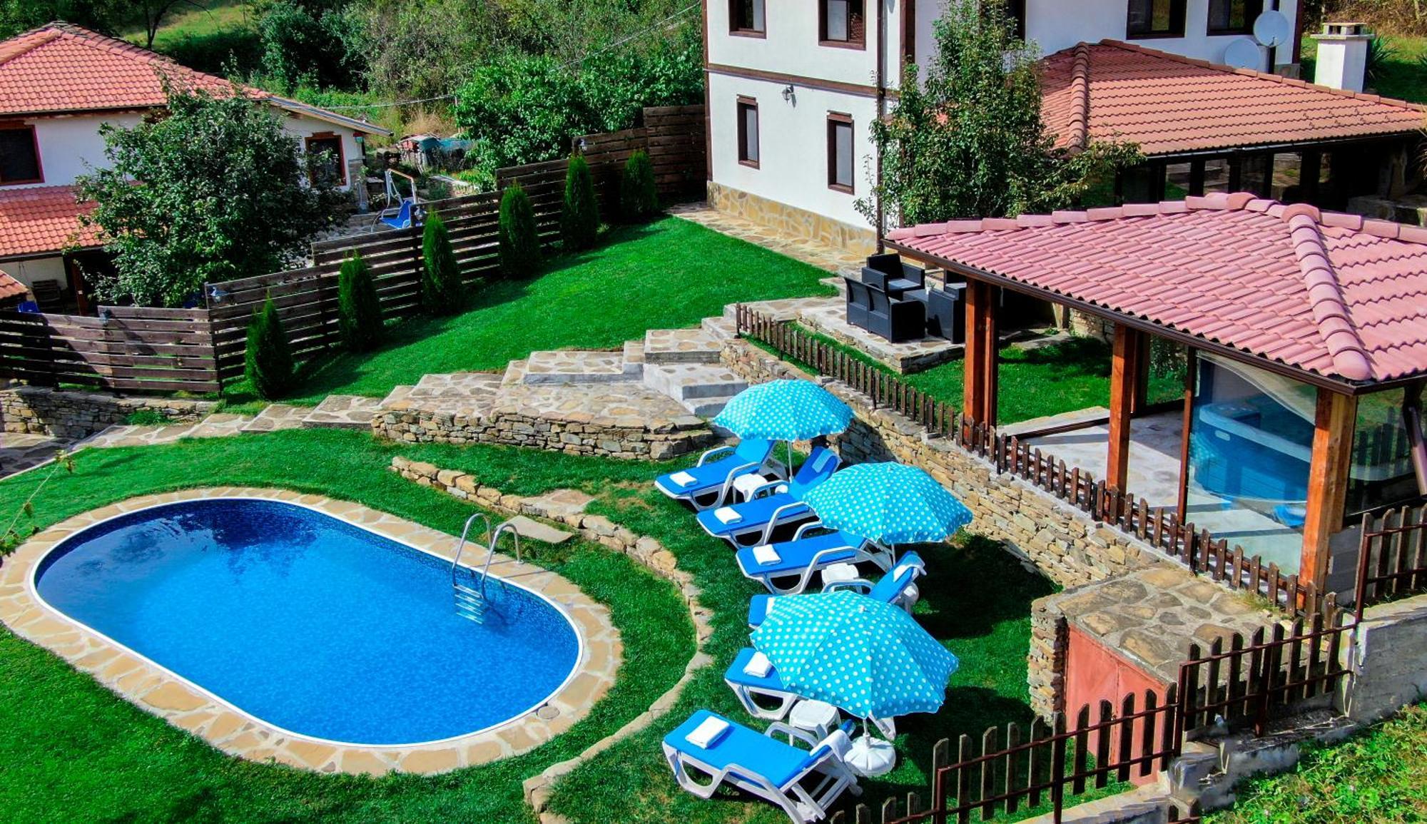 House Maya Трявна Экстерьер фото
